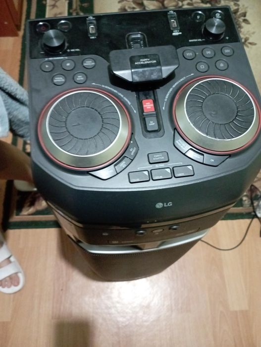 Музыкальный центр