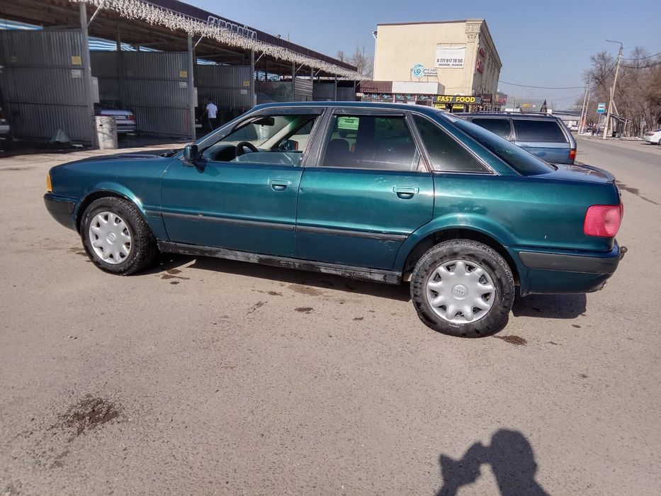 Ауди В4 Газ-бензин. 2.0