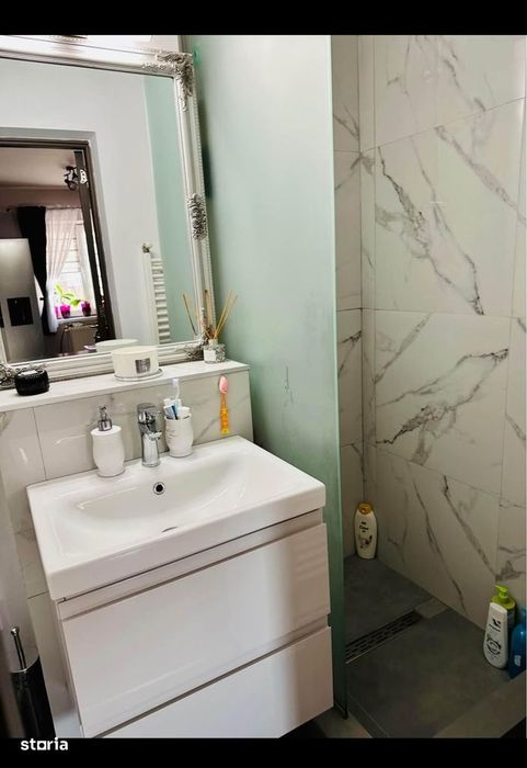 Apartament cu 4 camere - zona centrala