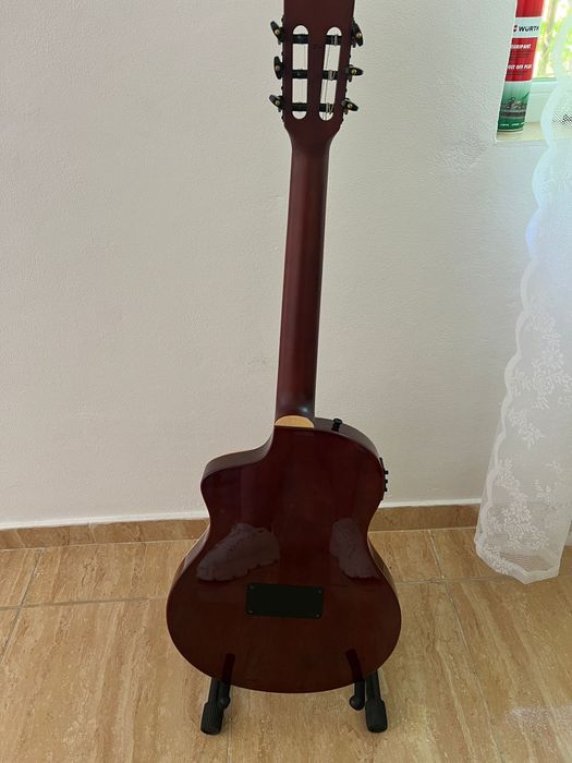 Vând chitara Ortega player tour