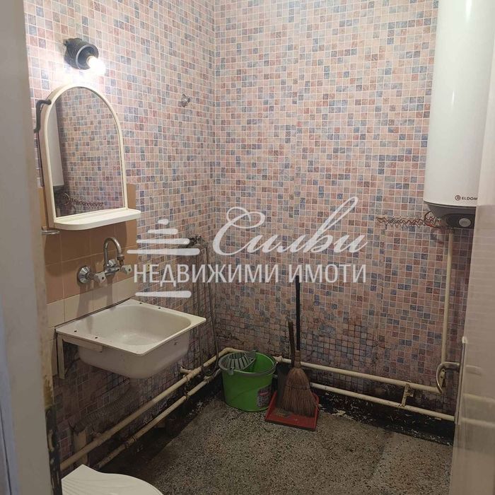 Продава се Двустаен апартамент в Шумен, Добруджански - 67 кв.м за 876 €/кв.м - Снимка #4