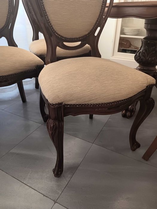 Маса и 4 стола от масивен орех – бароков стил, 1970 г.