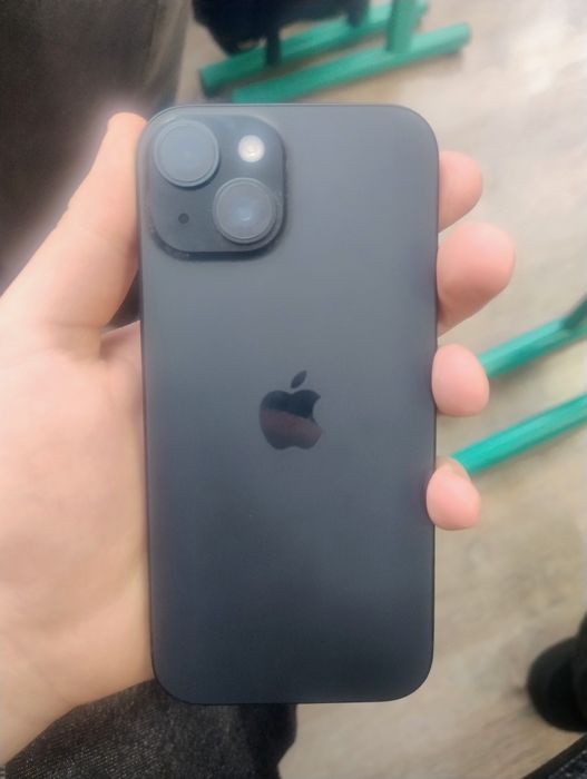 Vând iPhone 15 256 gb