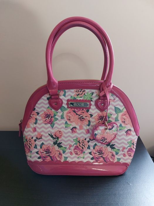 Продавам дамска чанта