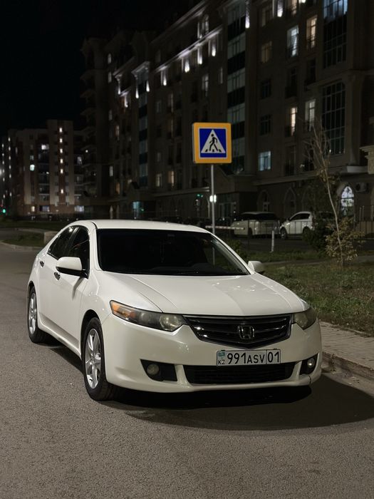 Продам Honda accord 2010г