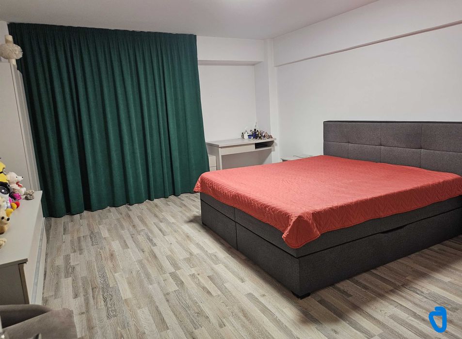 Apartament cu doua caamere transfomat in 3 Ultracentral  / Casa Cartii