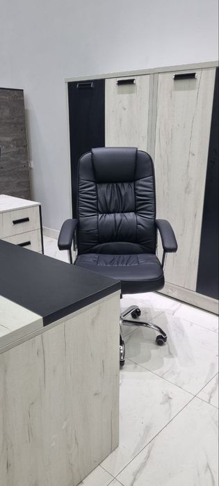 Kreslo leo.  Leo vizitor Лео кресло  Элегантное кресло для руководител