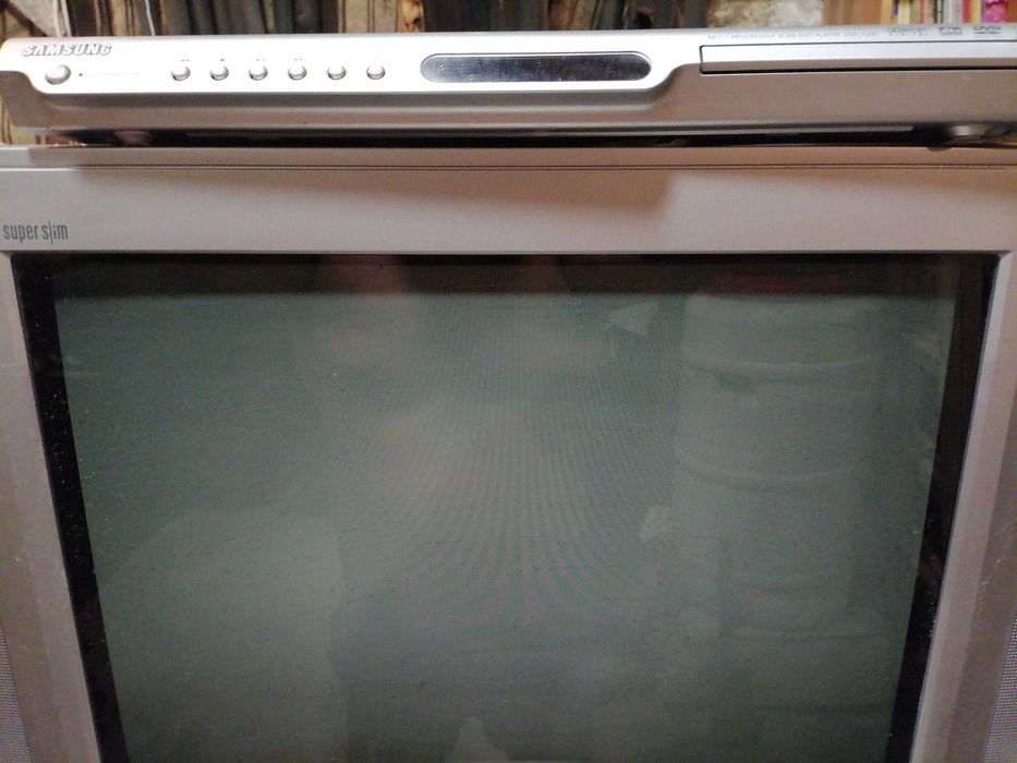 Продавам телевизор LG и DVD samsung Original japan