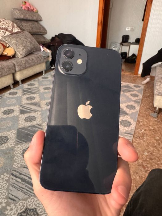 Продается айфон 12