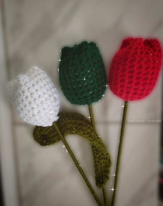 Плетени лалета в букет