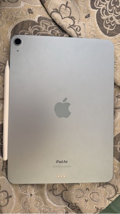 Продается Apple ipad air 2024