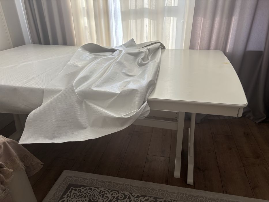 Продам стол, большой, очен вместительный