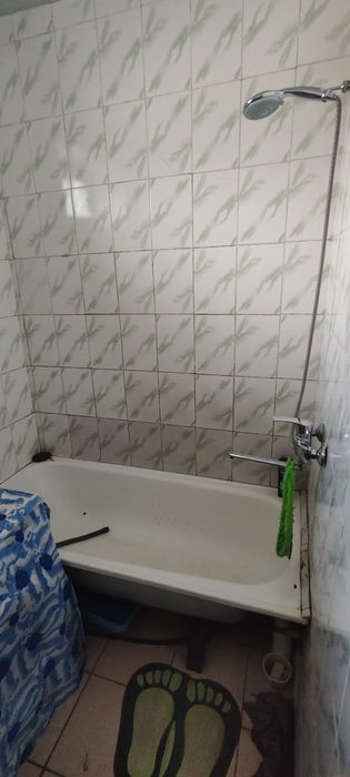 Kvartira sotiladi 4 xonali