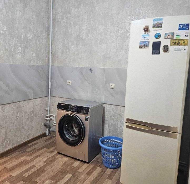 Продаётся 2 комнатная на 3 этаже на  Карасу 1.