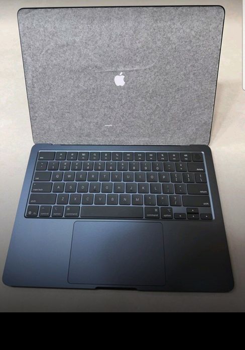 MacBook Air m3 midnight blue 13 dyum 16GB/512GB sotiladi