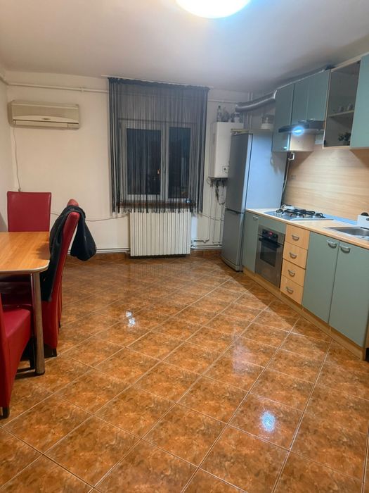 Inchiriez Apartament Decomandat