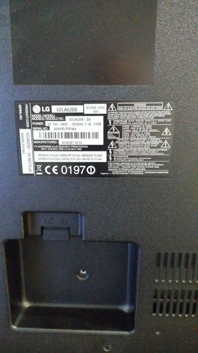 Televizor LG Smart 3D, funcționabil cu ecran crapat