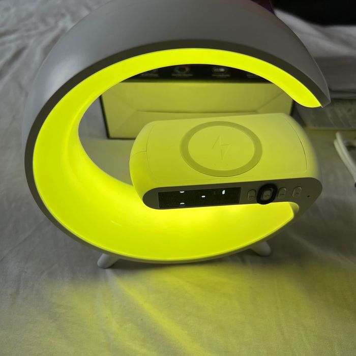 Ceas / bluetooth/ speaker cu lumina