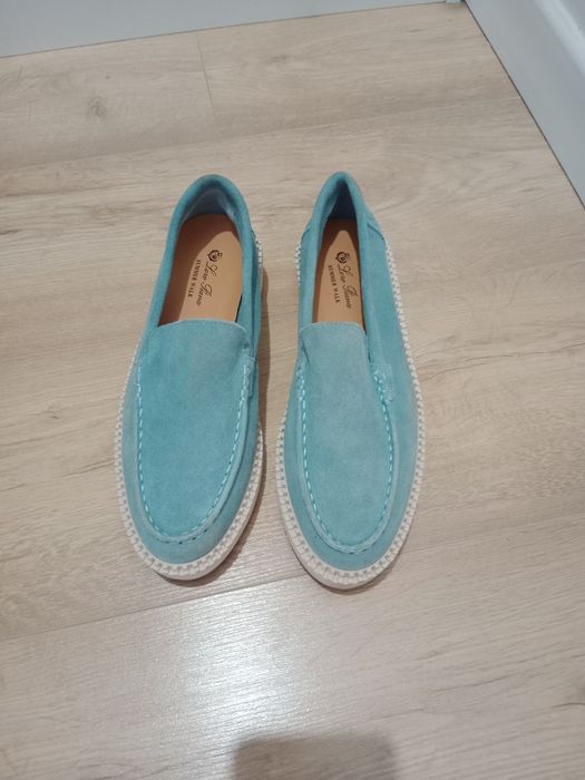 Лоферы голубого цвета