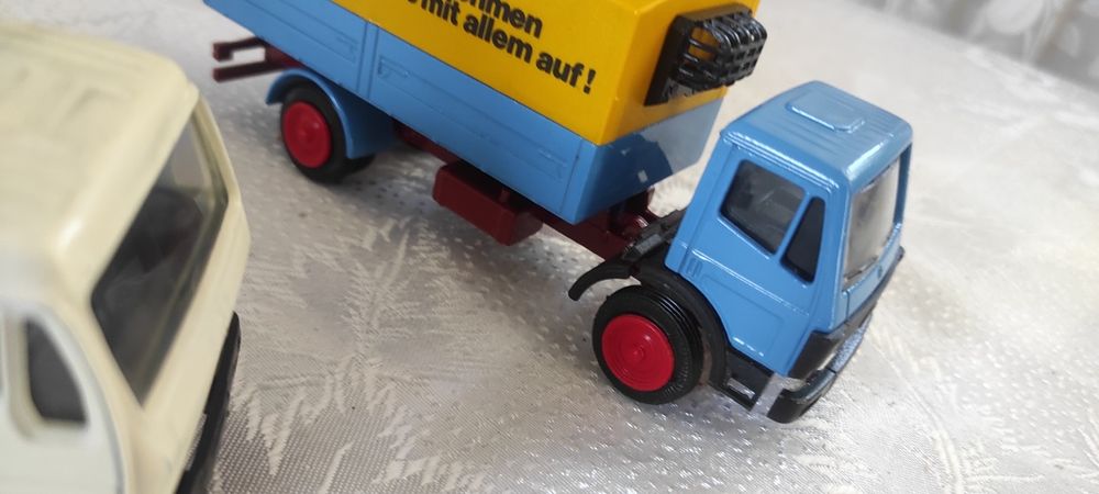 Метални камиони мащаб 1:50