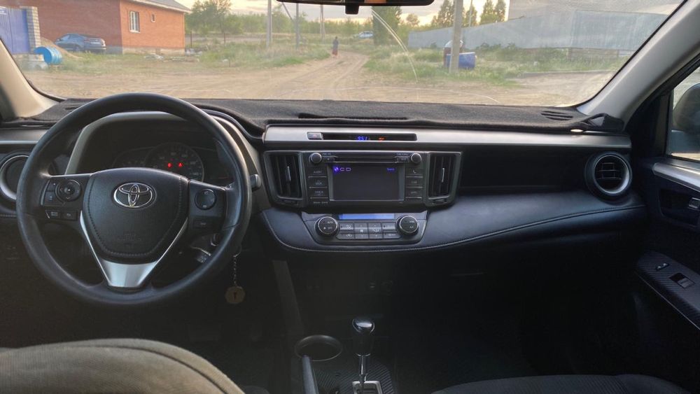 Продам машину RAV4