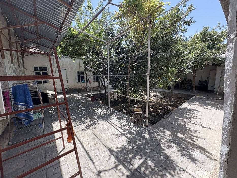 Xovli sotiladi 4,5 sot, xamma narsasi bilan