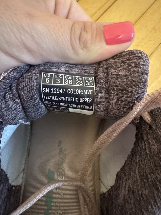 Adidasi Skechers dama marimea 36