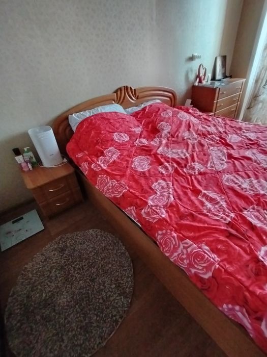 Продам спальный гарнитур