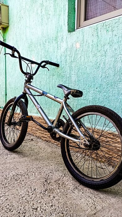 Bicicleta BMX jumper 520