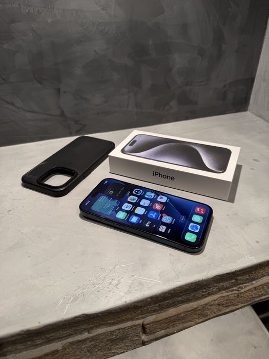 КАТО ЧИСТО НОВ Iphone 15 Pro Blue + подарък