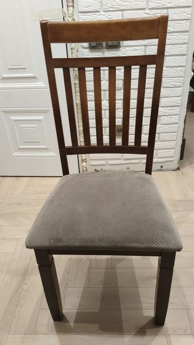 Продаются стулья для гостиной