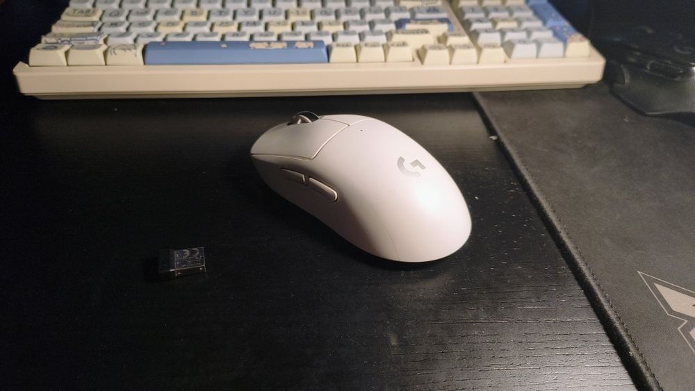 Vând Logitech g pro x superlight