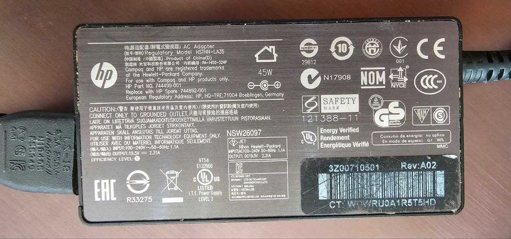 Лаптоп HP Spectre 13.3 F1N51EA (Руски букви)