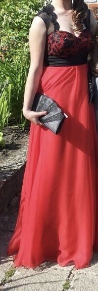 Бална рокля /дантела с камъни/