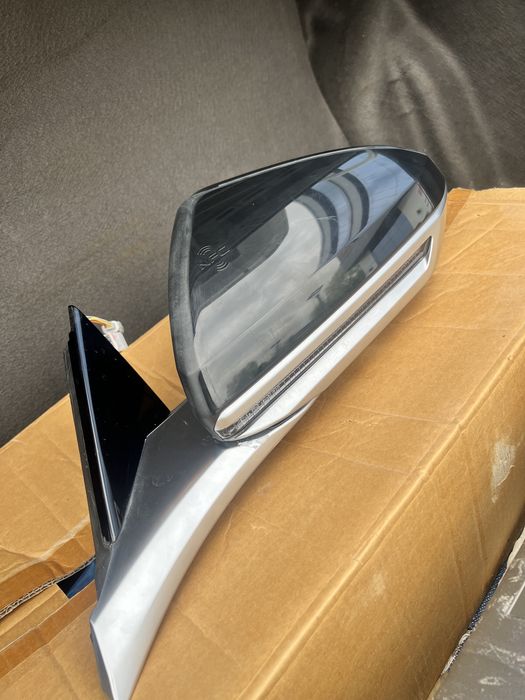 Продается BYD han боковой стекло