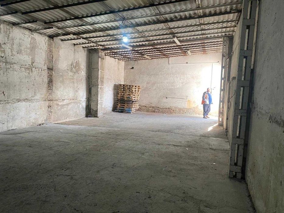 Промбаза 2900 за квадрат