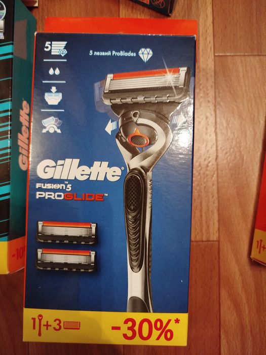 Продам бритвы Gillette