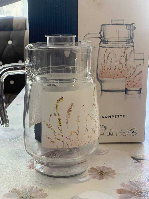 графин с бокалами