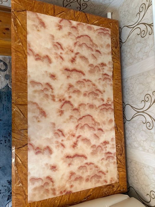 продам стол в отличном состоянии СРОЧНО