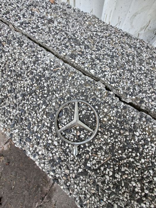 Емблема за Mercedes