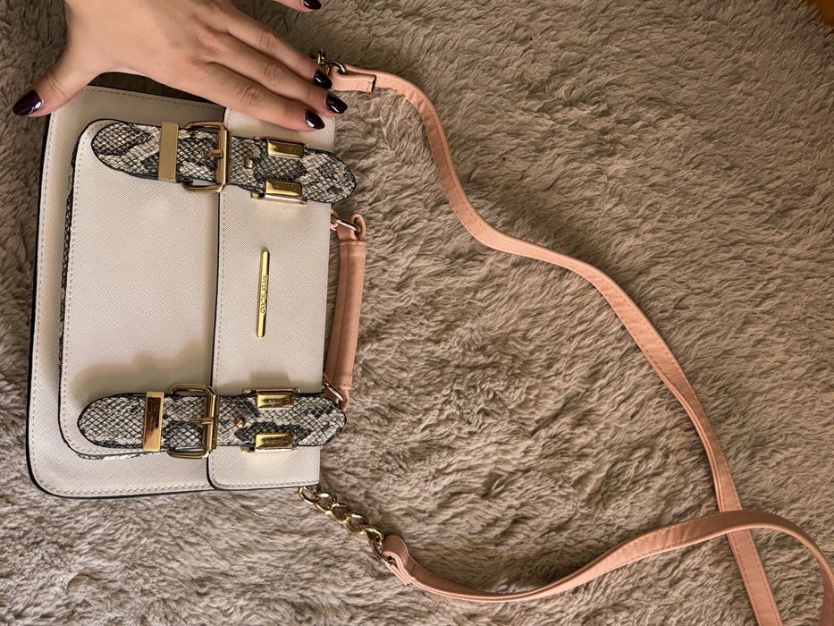 Дамска чанта Zara, Ted Baker, Stradivarius, River Island, Berska