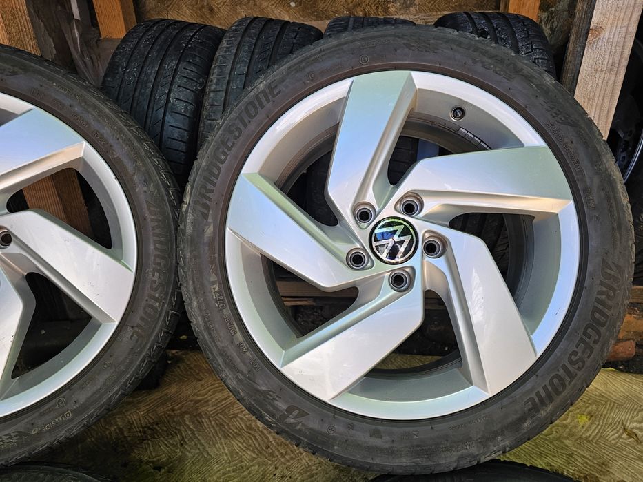 Jante aliaj 17" Volkswagen/ Skoda/ Seat cu anvelope 225/45/17