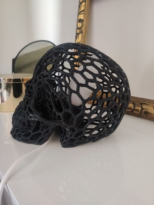Lampa / veioza craniu