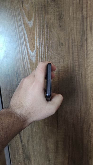 Vivo v27e 8/256 zor holatda