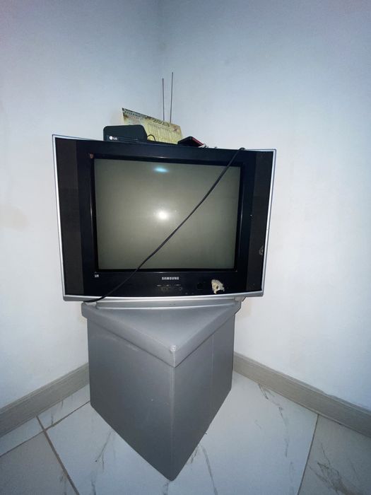 Продам телевизор