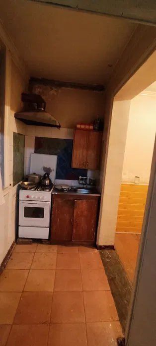 2 xonali kvartira sotiladi