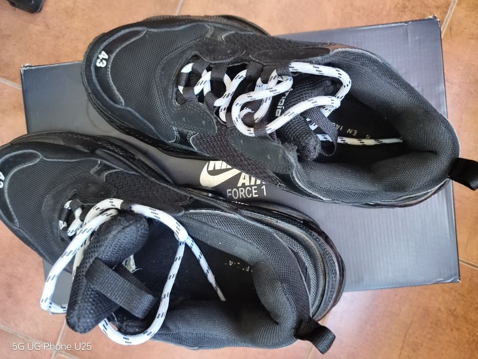 Маратонки                  .