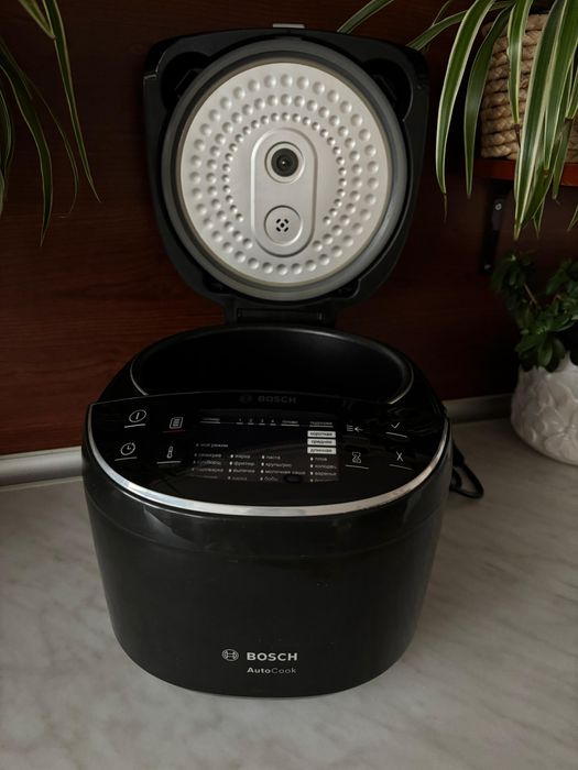 Мултикукър Bosch MUC11W12