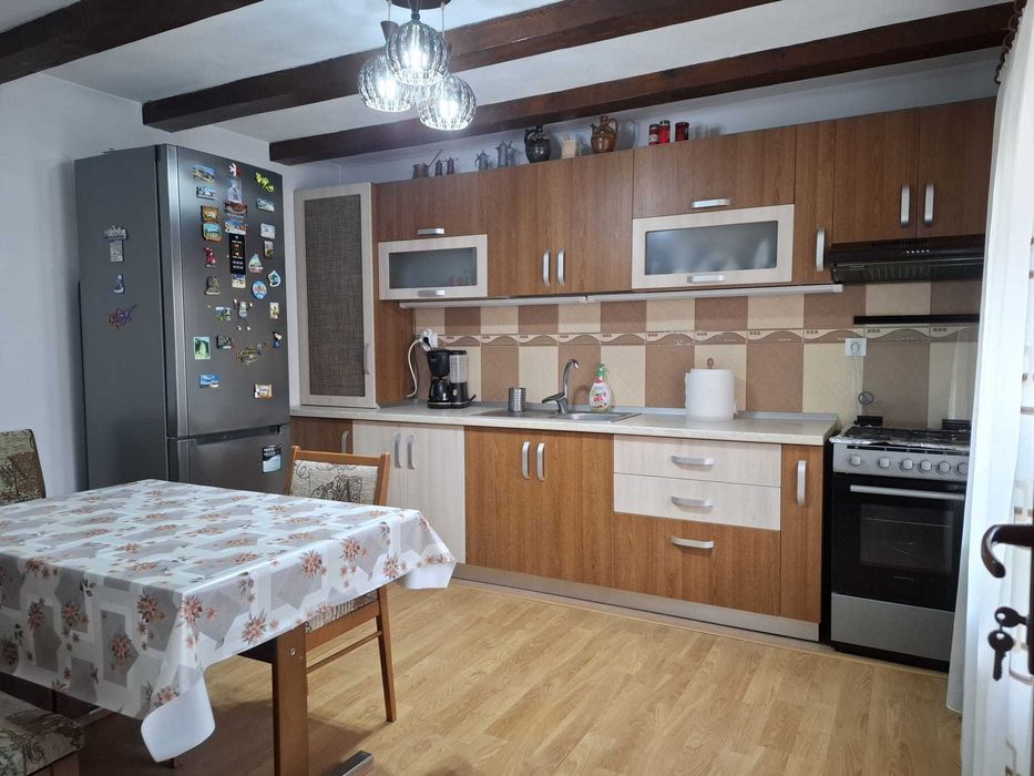 Casă de vânzare !!!