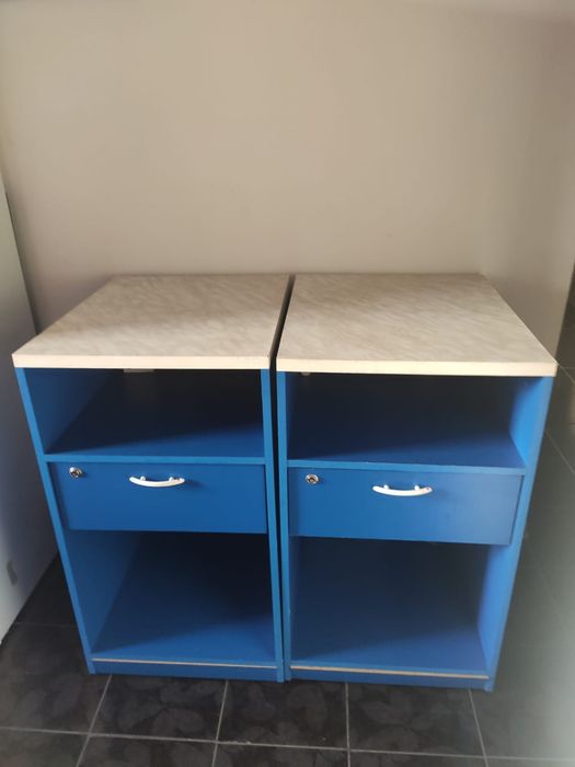 Витрина на колесиках